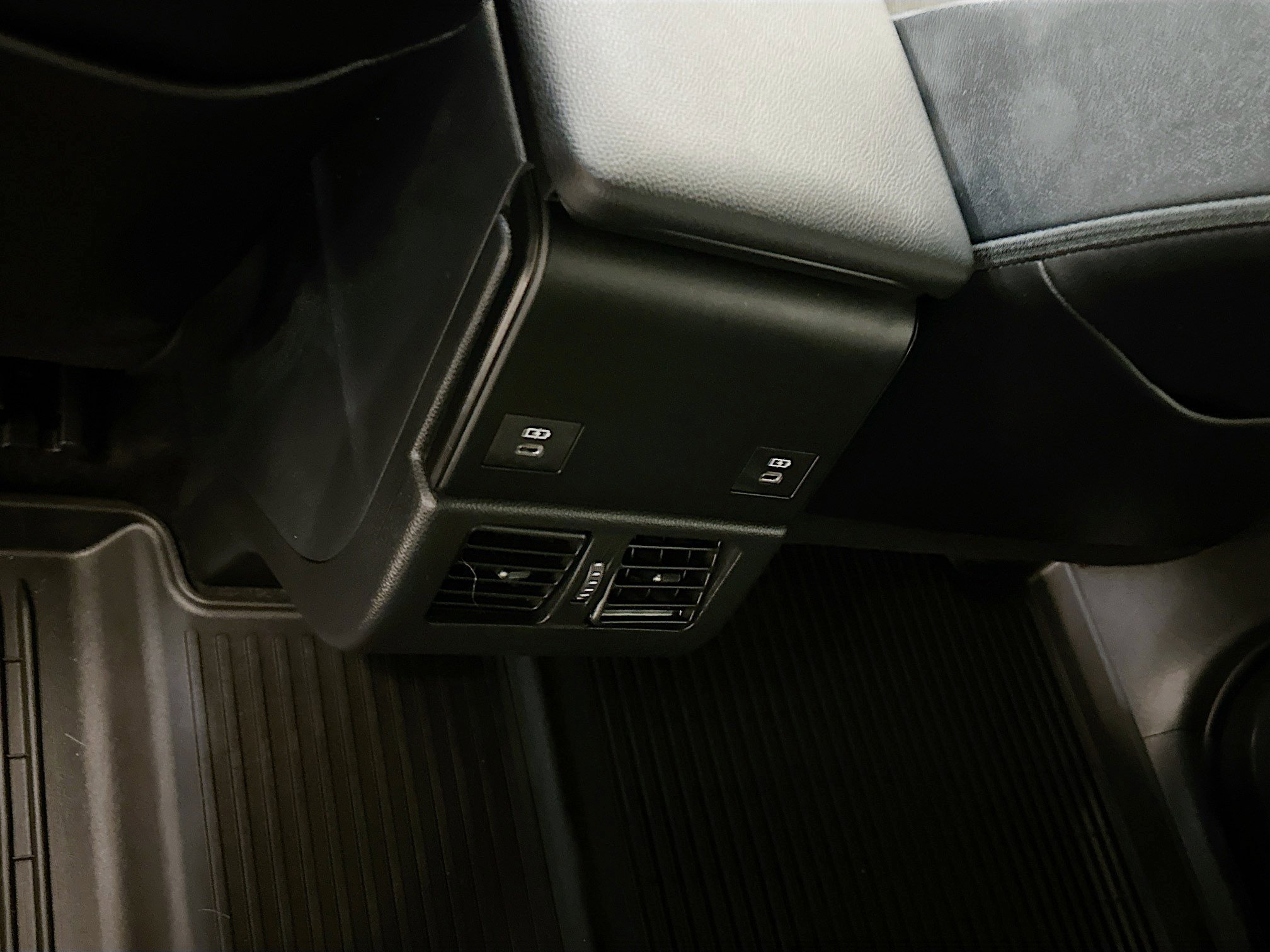 Used 2025 Toyota bZ4X AWD w/ Weather Package image 29