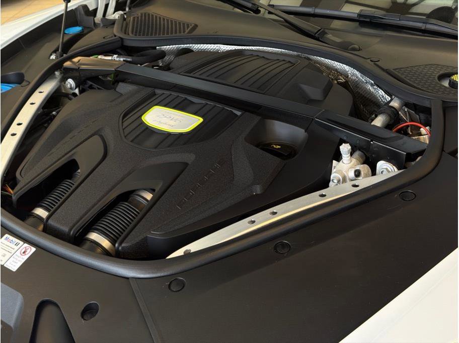 Used 2019 Porsche Panamera 4 AWD/4WD image 34