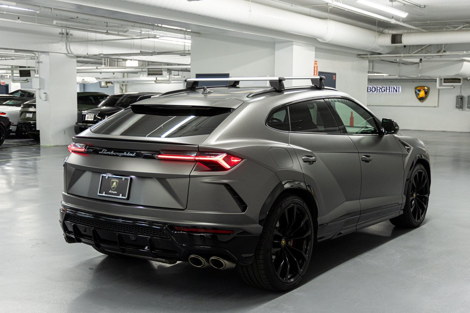 Used 2022 Lamborghini Urus AWD/4WD image 9