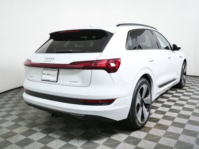Used 2023 Audi e-tron Premium Plus w/ Premium Plus Package AWD/4WD image 3