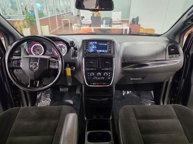 Used 2018 Dodge Grand Caravan SE FWD image 22