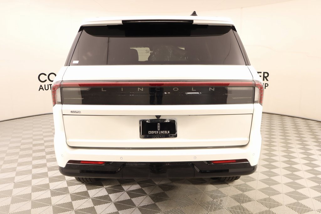 New 2025 Lincoln Navigator Reserve w/ Jet Appearance Package image 22