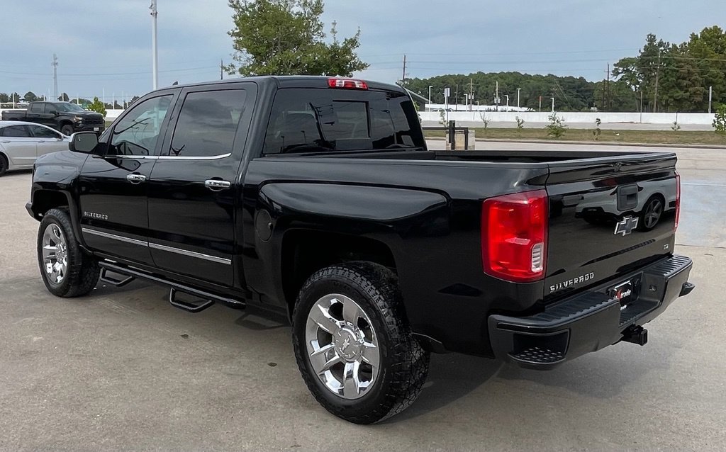 Used 2017 Chevrolet Silverado 1500 LTZ Z71 AWD/4WD image 3