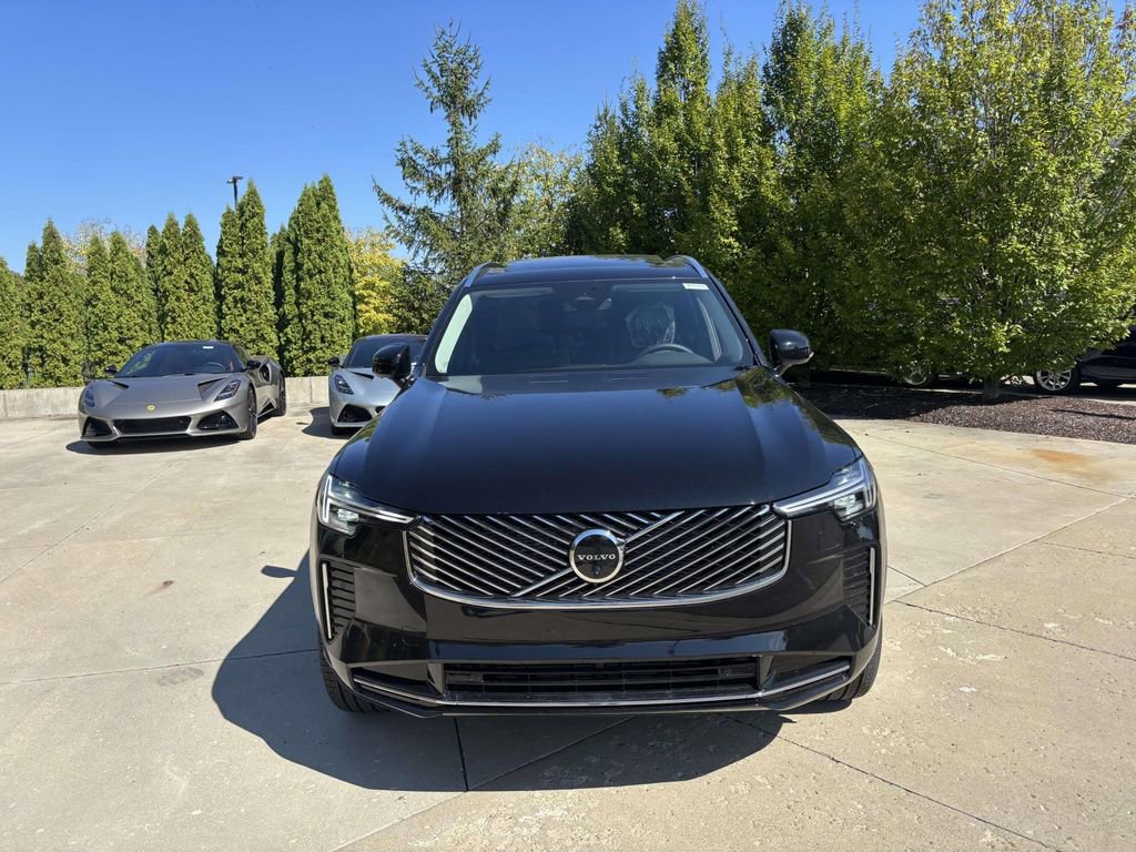 New 2026 Volvo XC90 B6 Plus w/ Protection Package Premier image 2