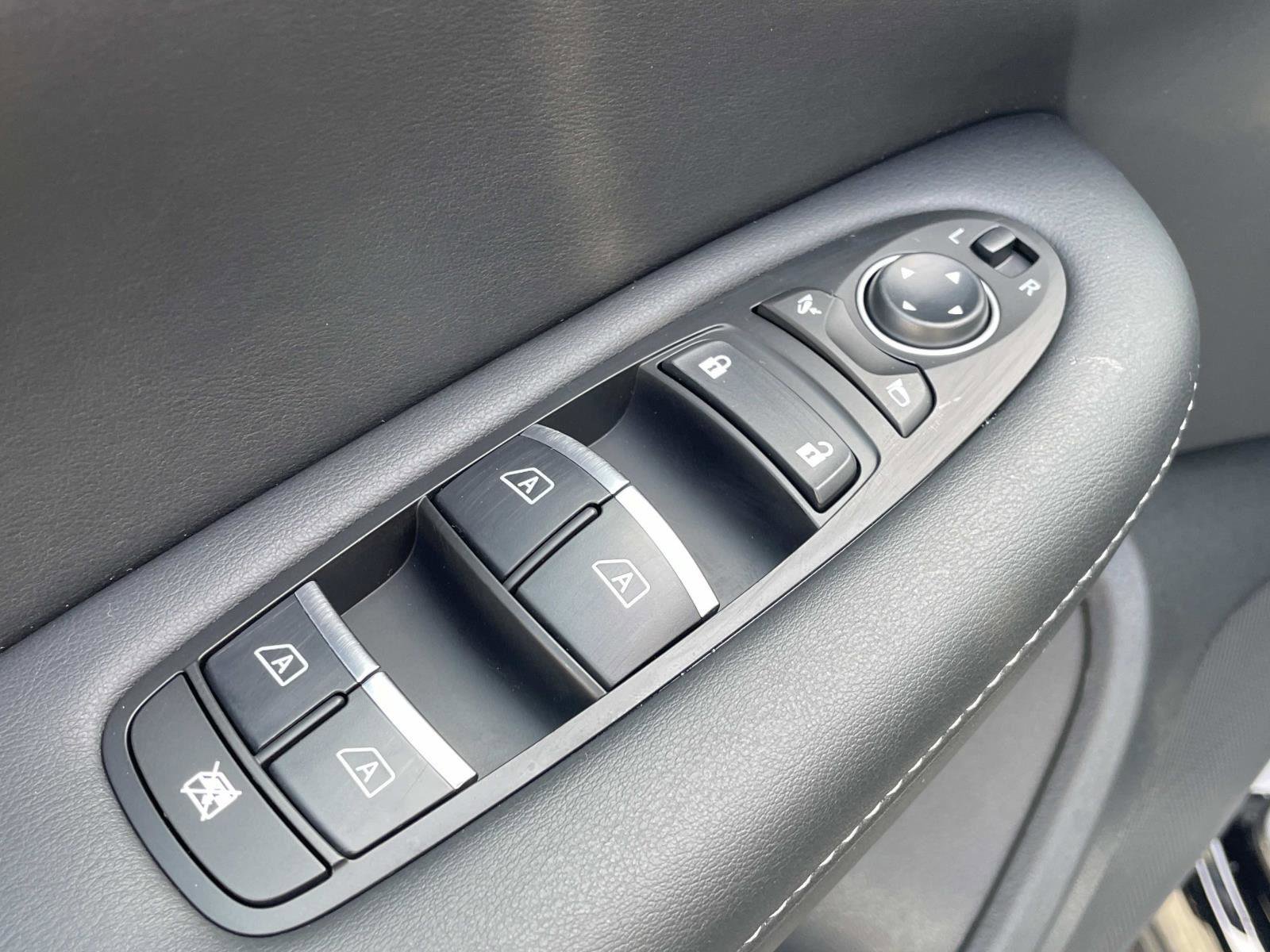 Certified 2025 INFINITI QX50 Luxe AWD/4WD image 13