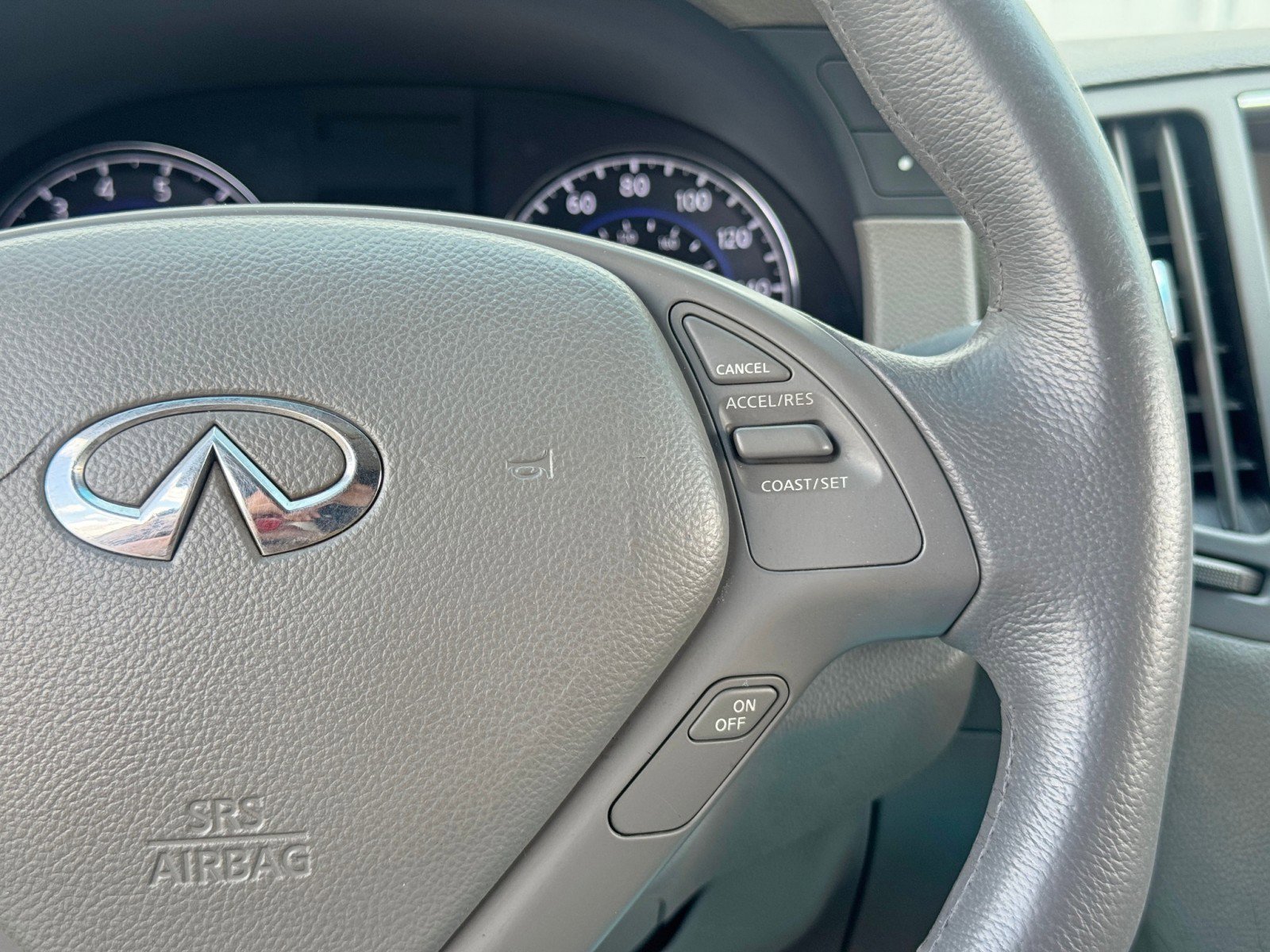 Used 2011 INFINITI G37 Journey w/ Premium Pkg image 23