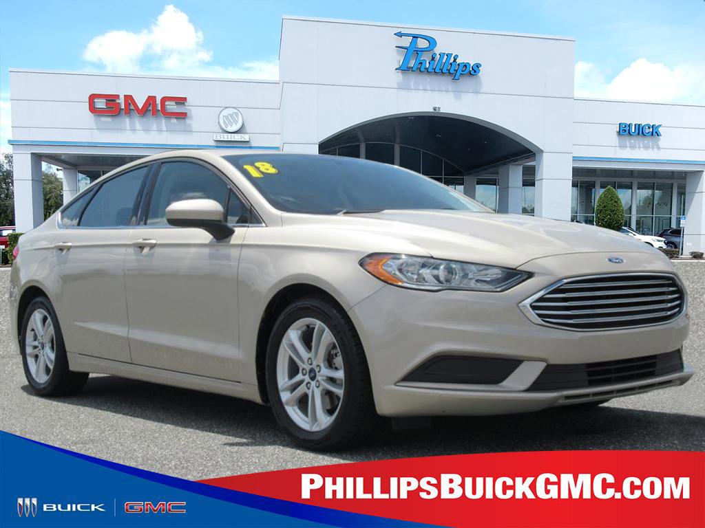 Used 2018 Ford Fusion SE image 1