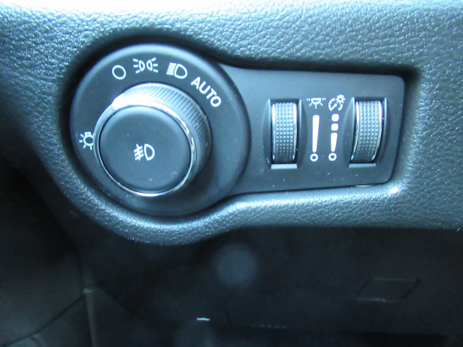 New 2026 Chrysler Pacifica Select image 29