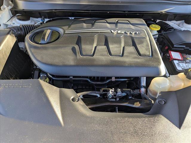 Used 2019 Jeep Cherokee Latitude w/ Cold Weather Group image 22