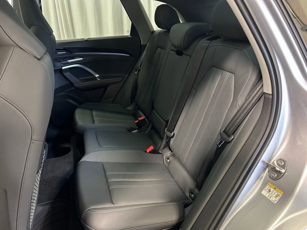 Used 2025 Audi Q5 Premium Plus w/ Premium Plus AWD/4WD image 19