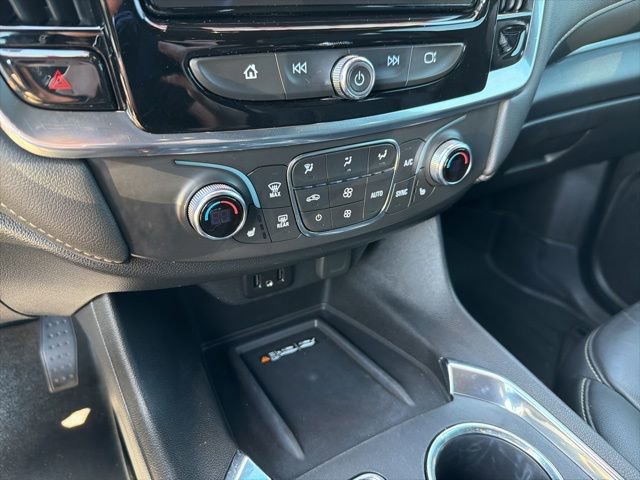 Used 2023 Chevrolet Traverse LT FWD image 17