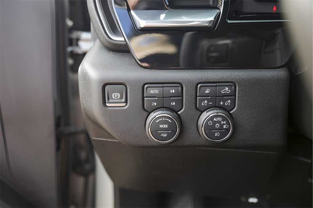 Used 2025 Chevrolet Silverado 2500 LTZ image 18