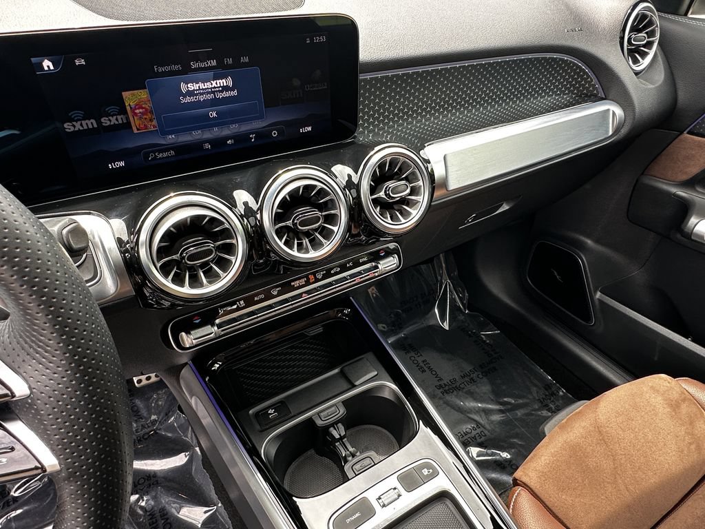 Certified 2025 Mercedes-Benz GLB 35 AMG 4MATIC image 31