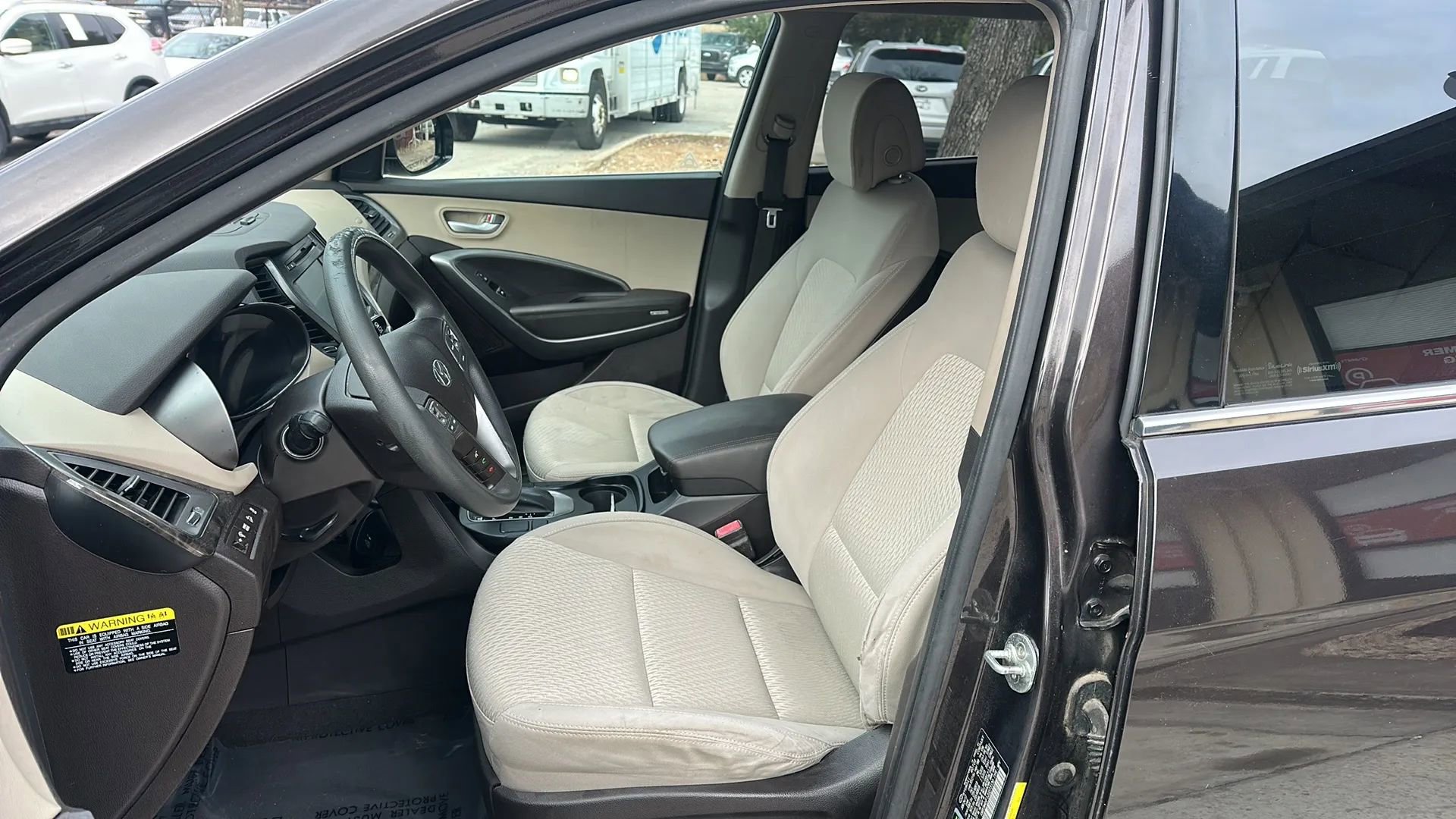 Used 2018 Hyundai Santa Fe SE image 12