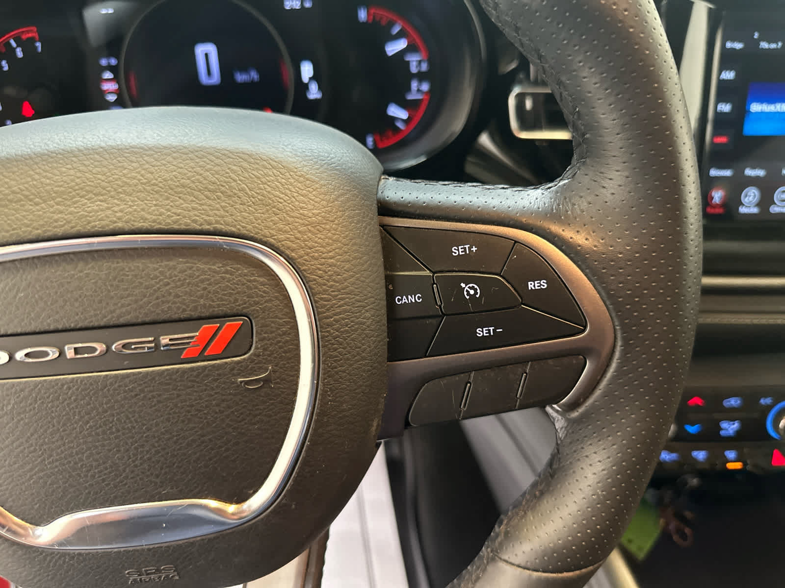 Used 2022 Dodge Durango SXT w/ Anodized Platinum Package AWD/4WD image 22