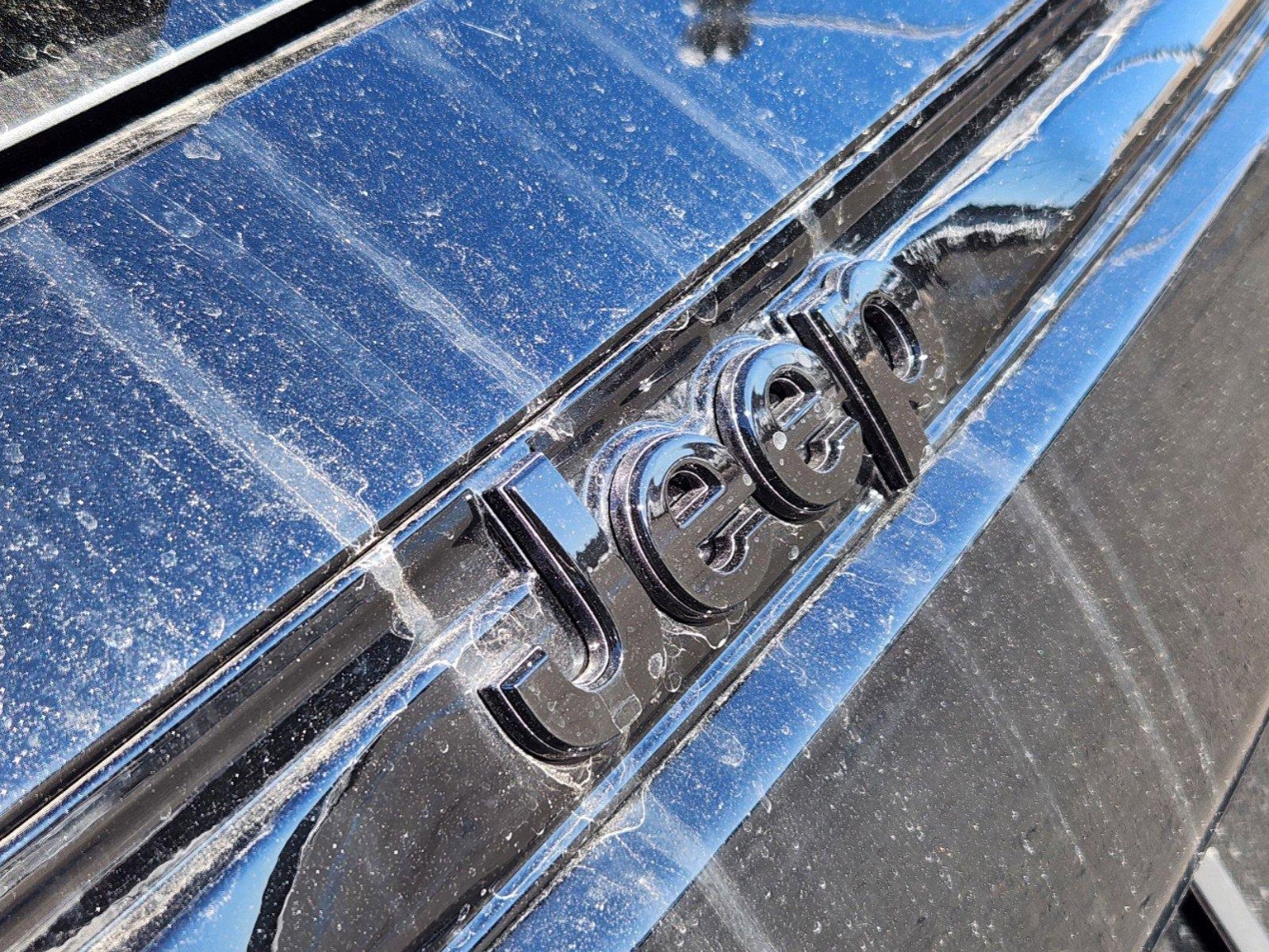 New 2025 Jeep Grand Cherokee Altitude image 17