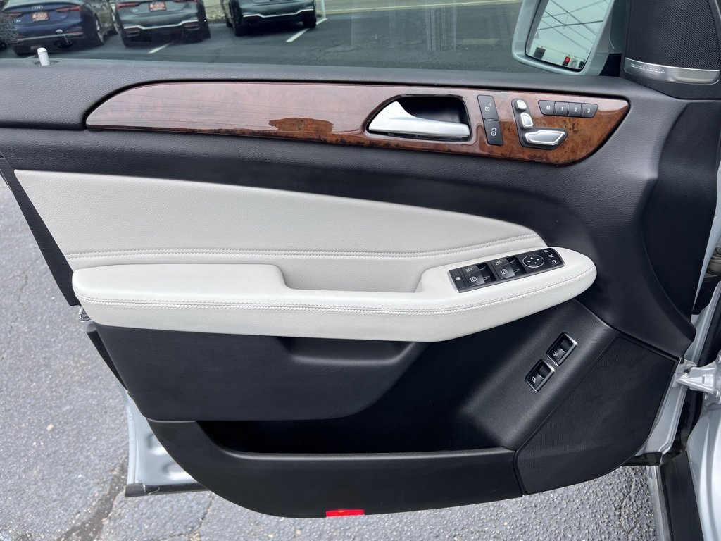 Used 2018 Mercedes-Benz GLS 450 4MATIC w/ Premium Package image 25