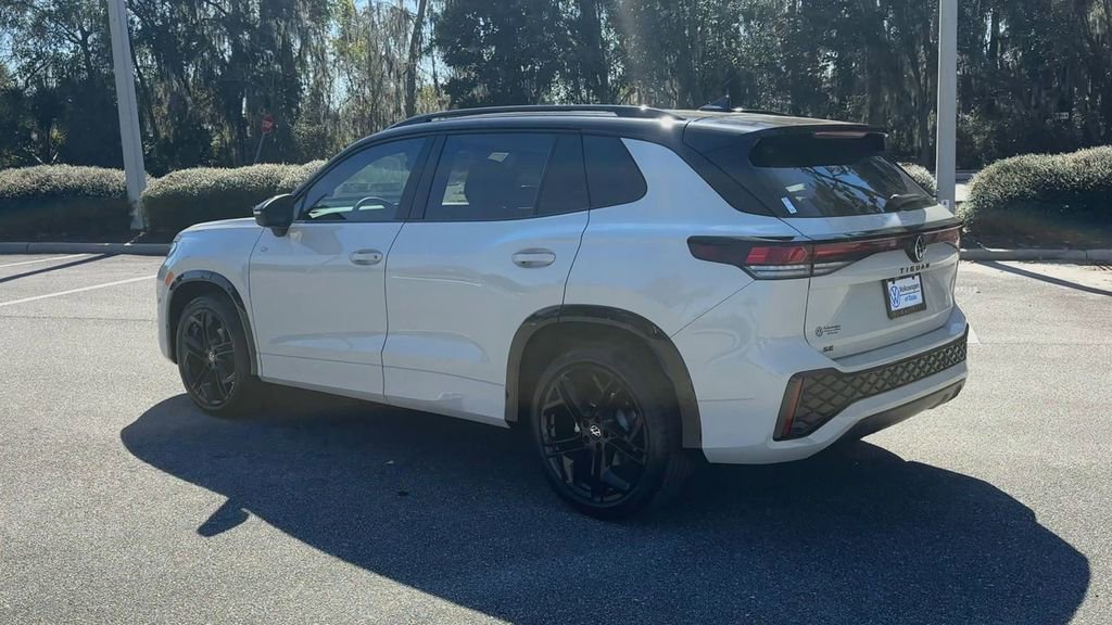 New 2026 Volkswagen Tiguan SE R-Line image 6