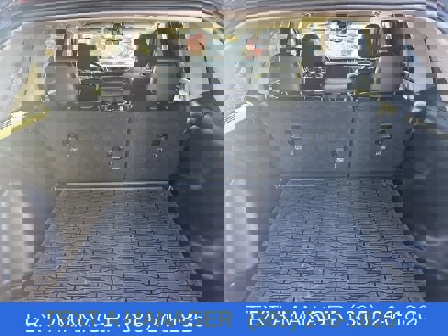 Used 2023 Jeep Grand Cherokee Limited w/ Trailer Tow Prep Group (B) image 12