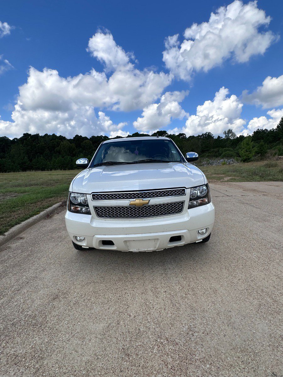 Used 2010 Chevrolet Tahoe LTZ RWD image 26