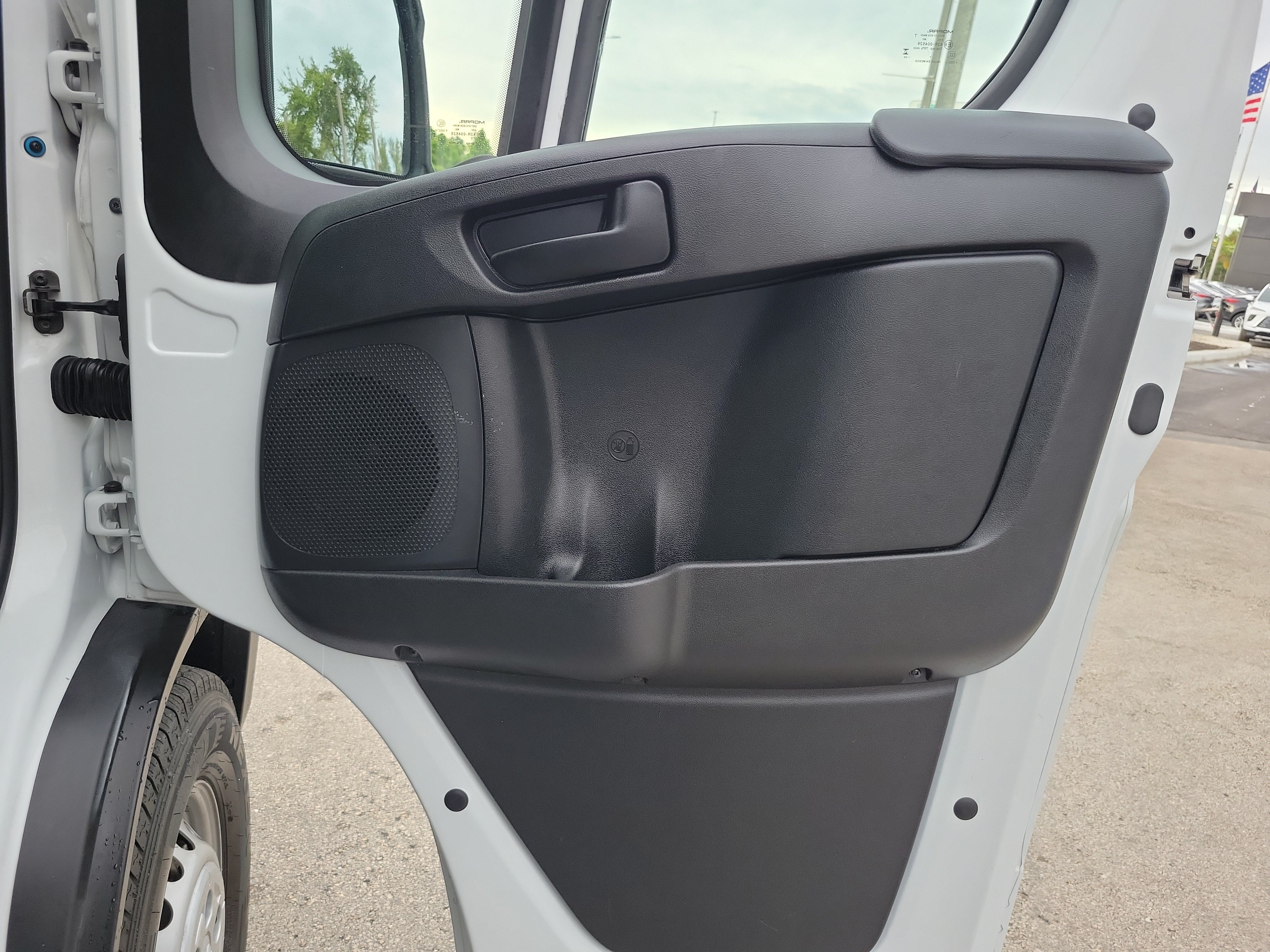 Used 2025 RAM ProMaster 2500 w/ U-Haul Equipment Group FWD image 23