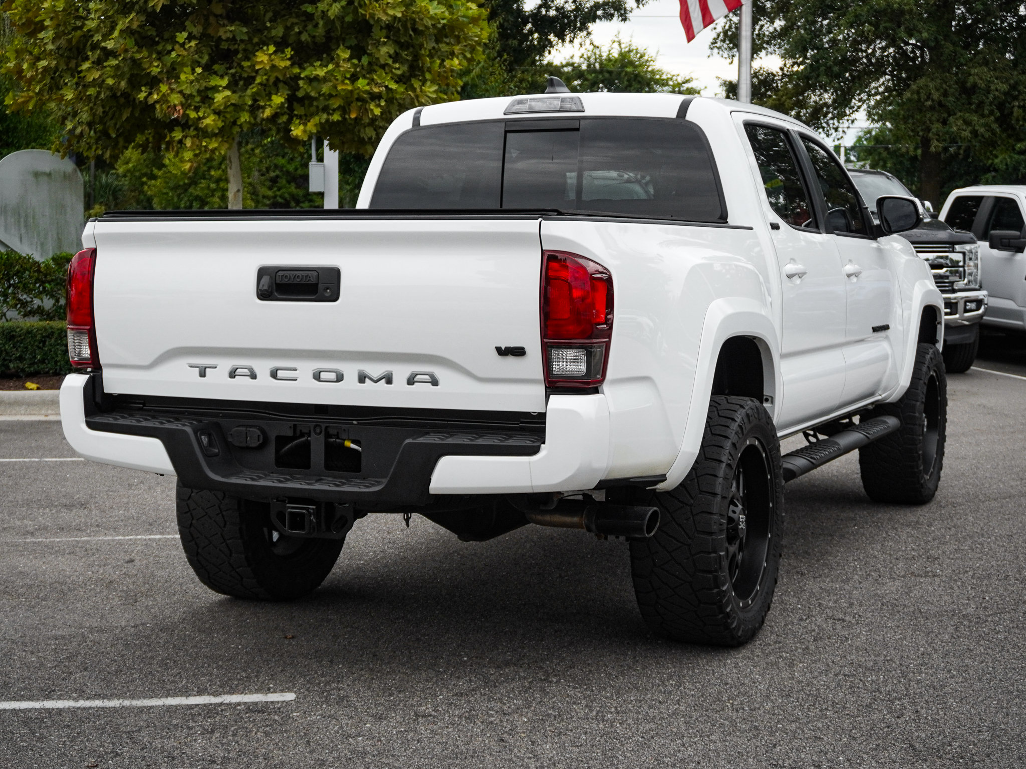 Used 2022 Toyota Tacoma SR5 w/ Technology Package RWD image 10