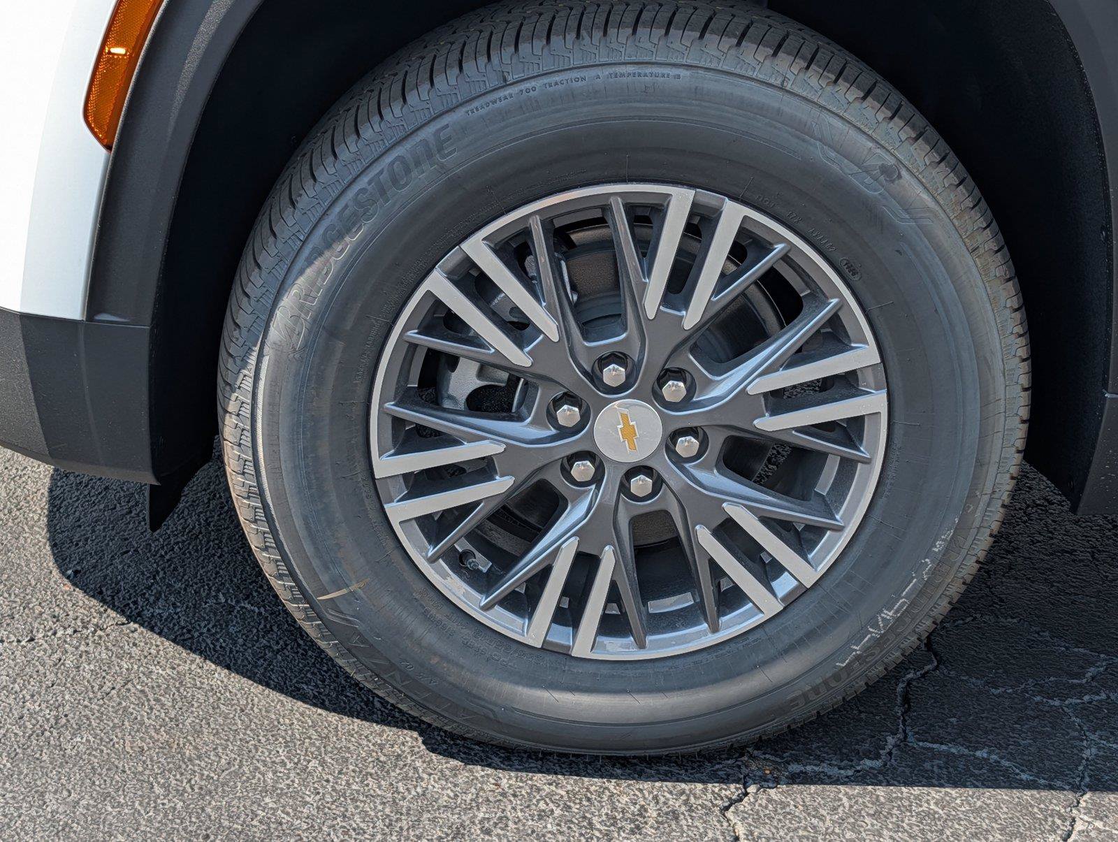 New 2026 Chevrolet Traverse LT w/ Driver Confidence Package FWD image 9