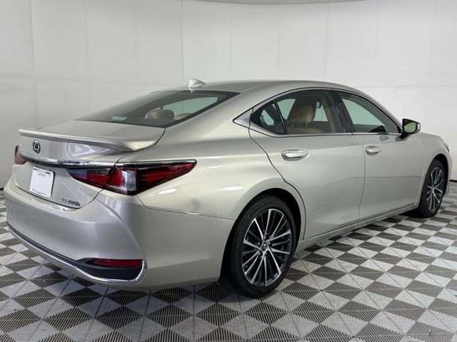 Used 2025 Lexus ES 300h w/ Premium Package image 13