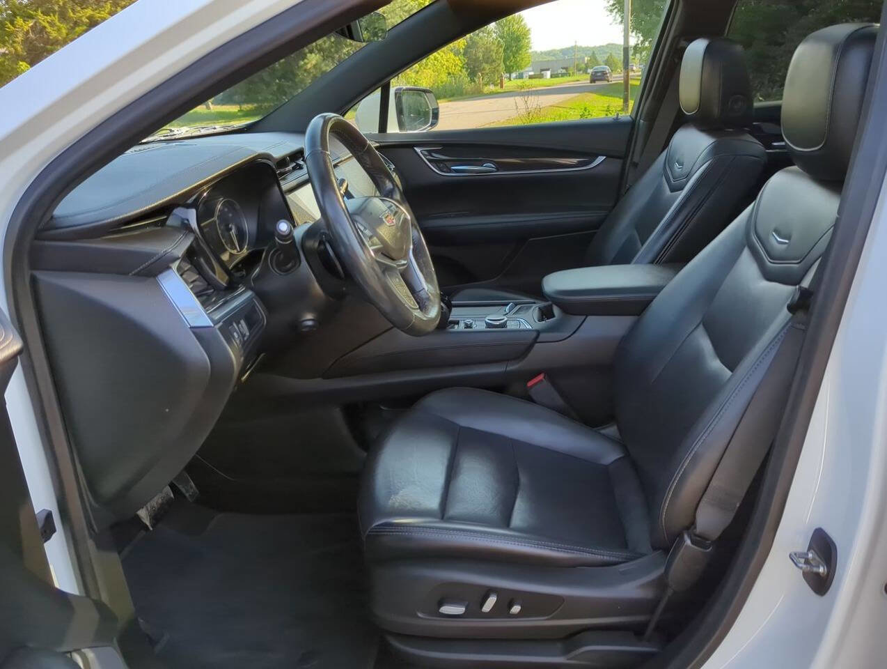 Used 2022 Cadillac XT5 Premium Luxury image 11