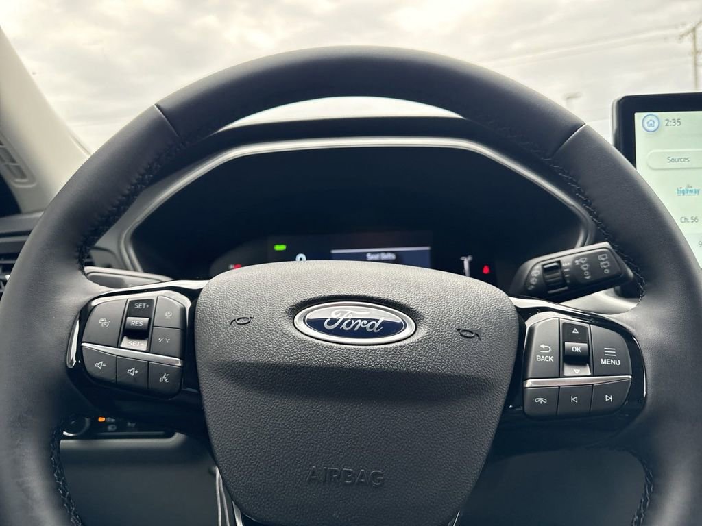 New 2025 Ford Escape SE image 25