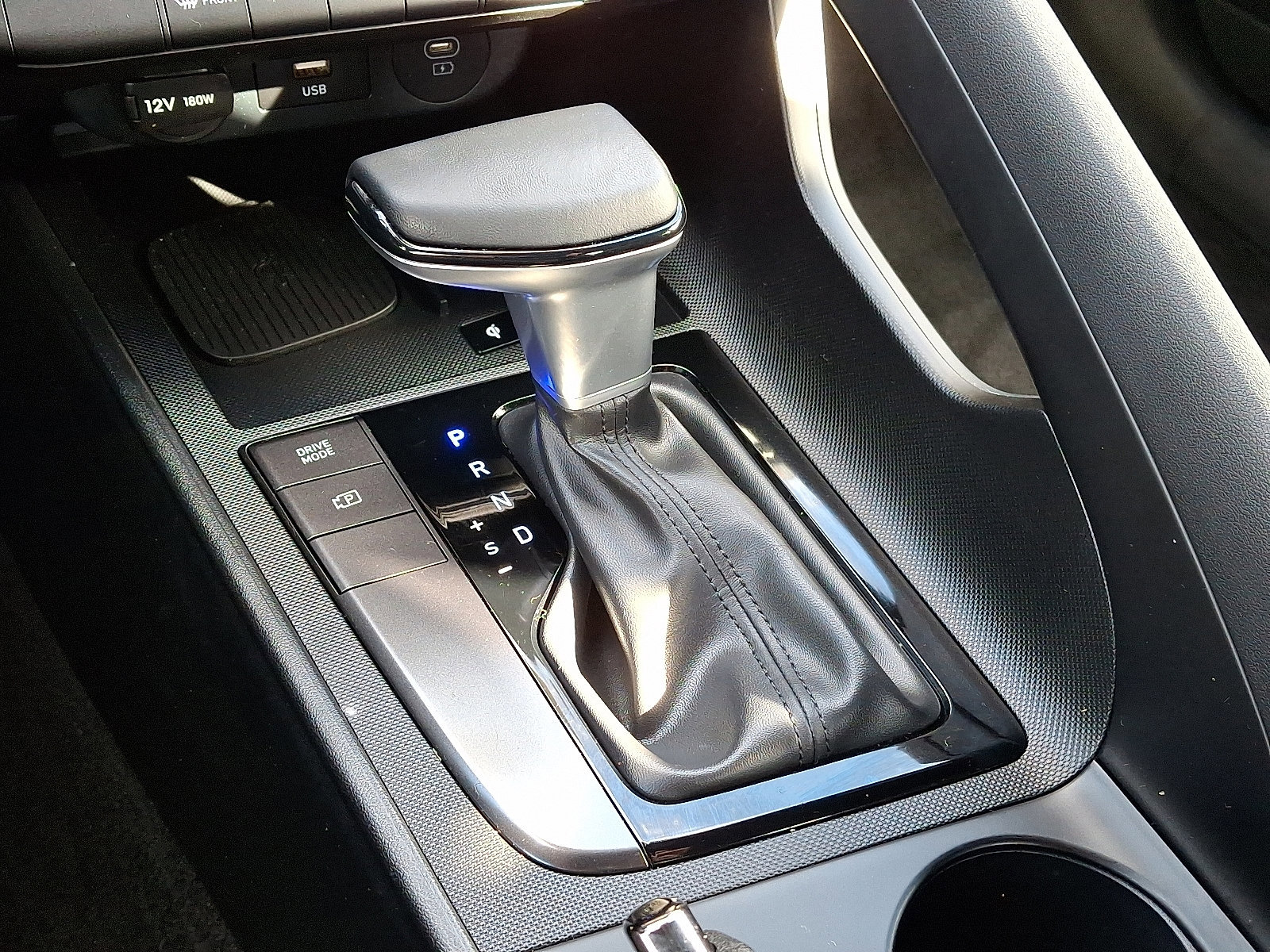 Certified 2025 Hyundai Elantra Sport image 14