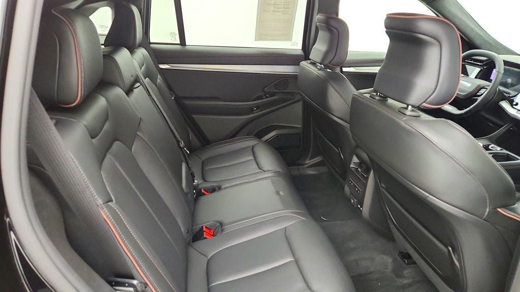 Used 2024 Jeep Wagoneer Launch Edition AWD/4WD image 22