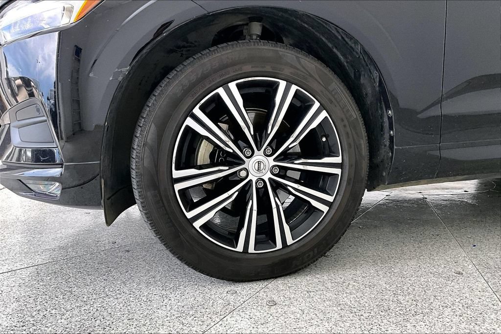 Used 2021 Volvo XC60 T5 Momentum w/ Protection Package Premier AWD/4WD image 8