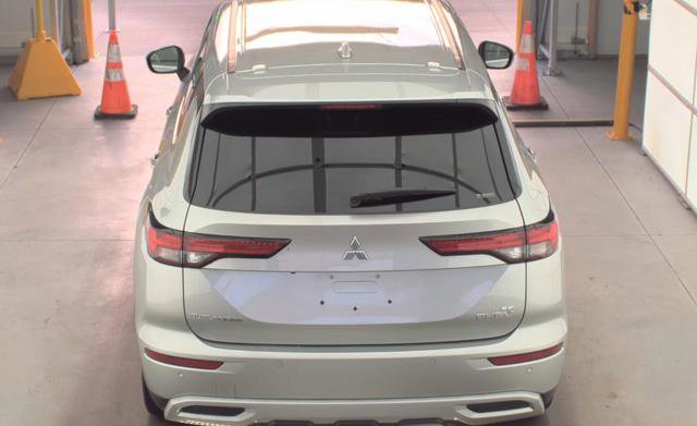 Used 2024 Mitsubishi Outlander SE image 11