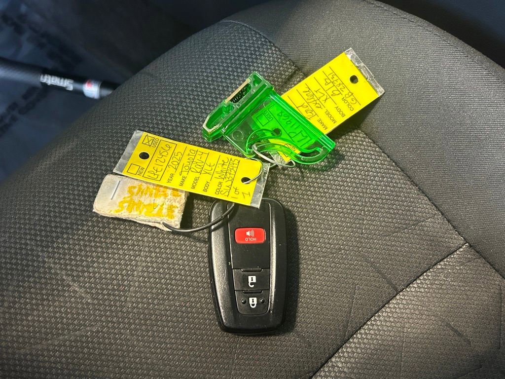 Used 2025 Toyota RAV4 XLE image 41