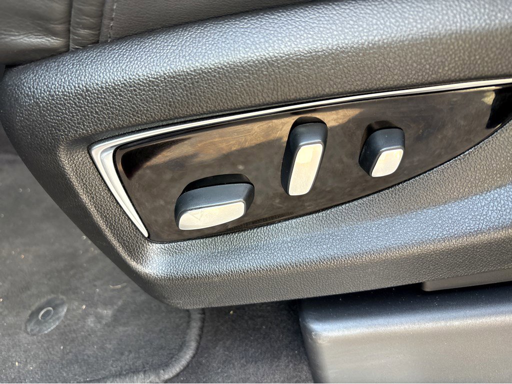 Used 2020 Cadillac Escalade Luxury image 21