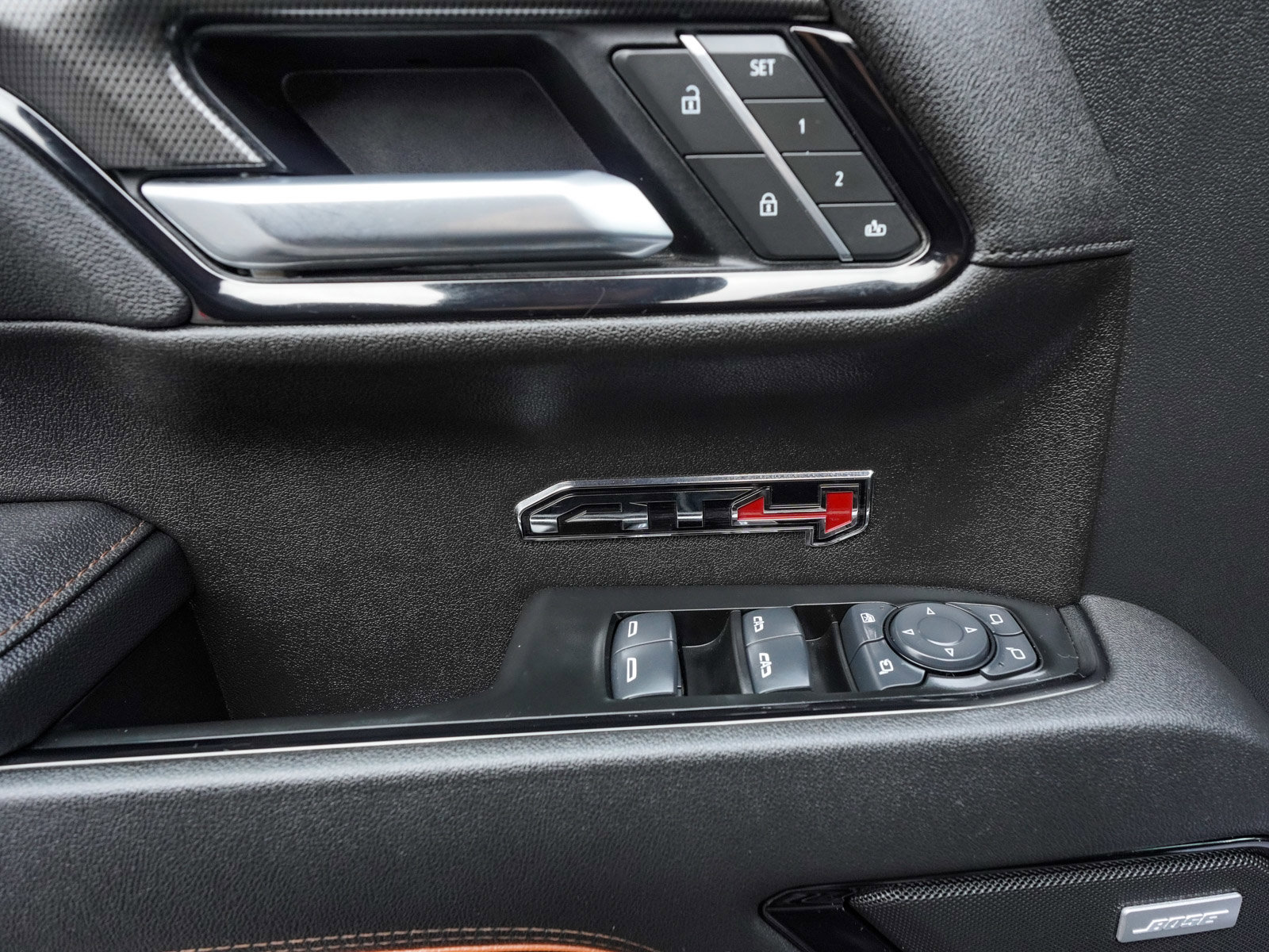 Used 2025 GMC Sierra 1500 AT4 w/ AT4 Premium Package image 11