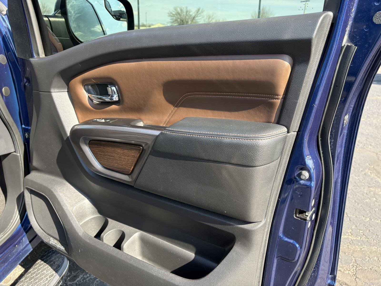 Used 2017 Nissan Titan Platinum Reserve image 11