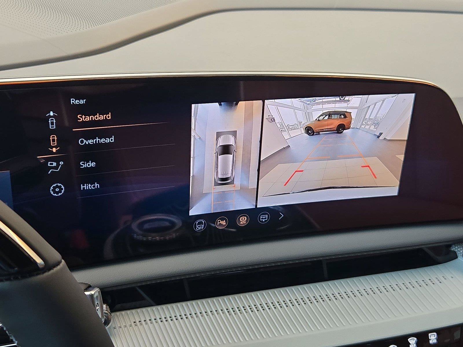 New 2026 Cadillac Optiq Sport 2 w/ LPO, Floor Liner Package AWD/4WD image 19