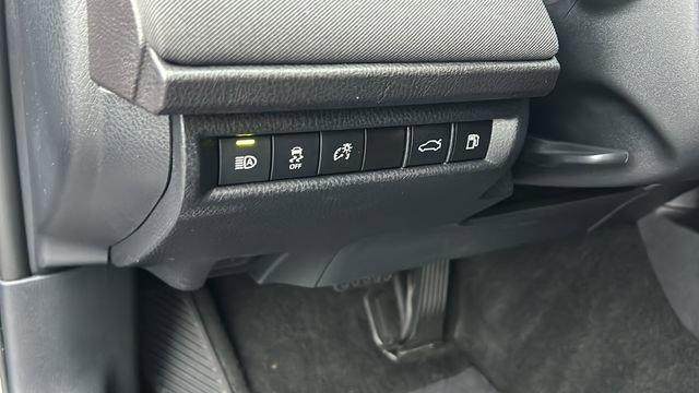 Used 2025 Toyota Camry LE image 16