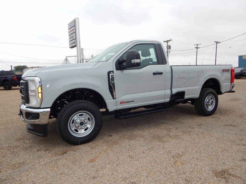 New 2025 Ford F250 4x4 Regular Cab Super Duty image 8