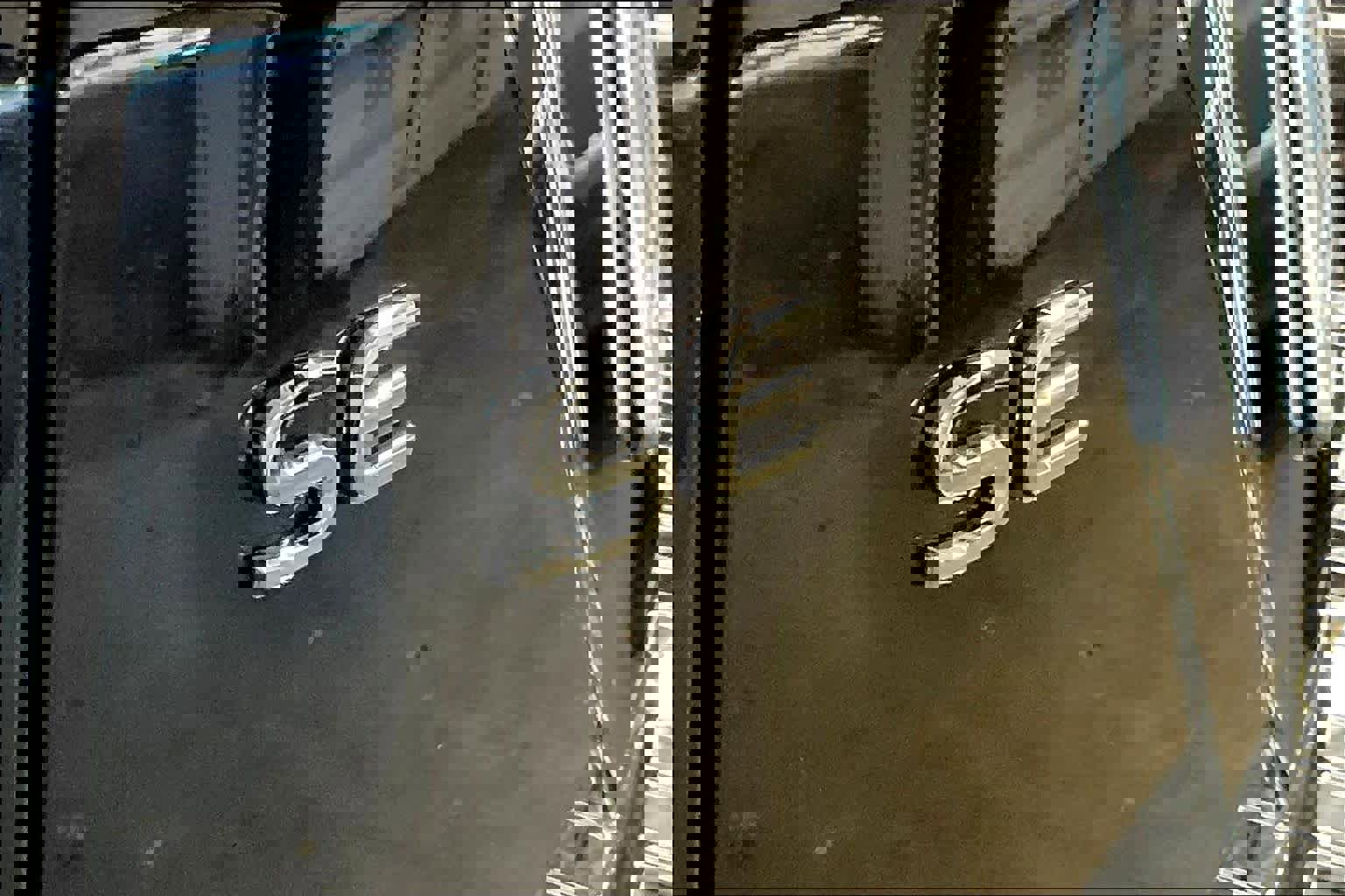 Used 2025 Volkswagen Atlas SE image 11