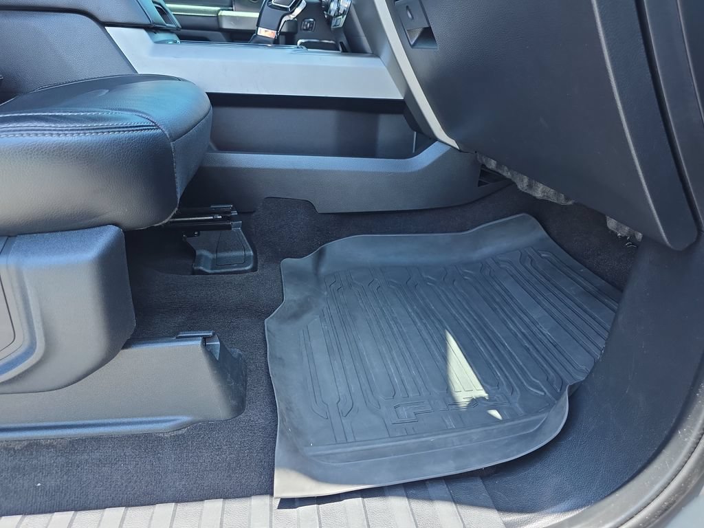 Used 2020 Ford F150 Lariat w/ Equipment Group 502A Luxury AWD/4WD image 31
