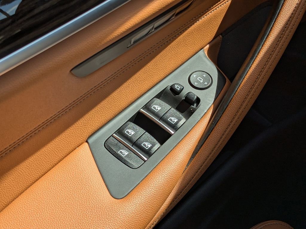 Used 2023 BMW 540i w/ M Sport Package RWD image 19