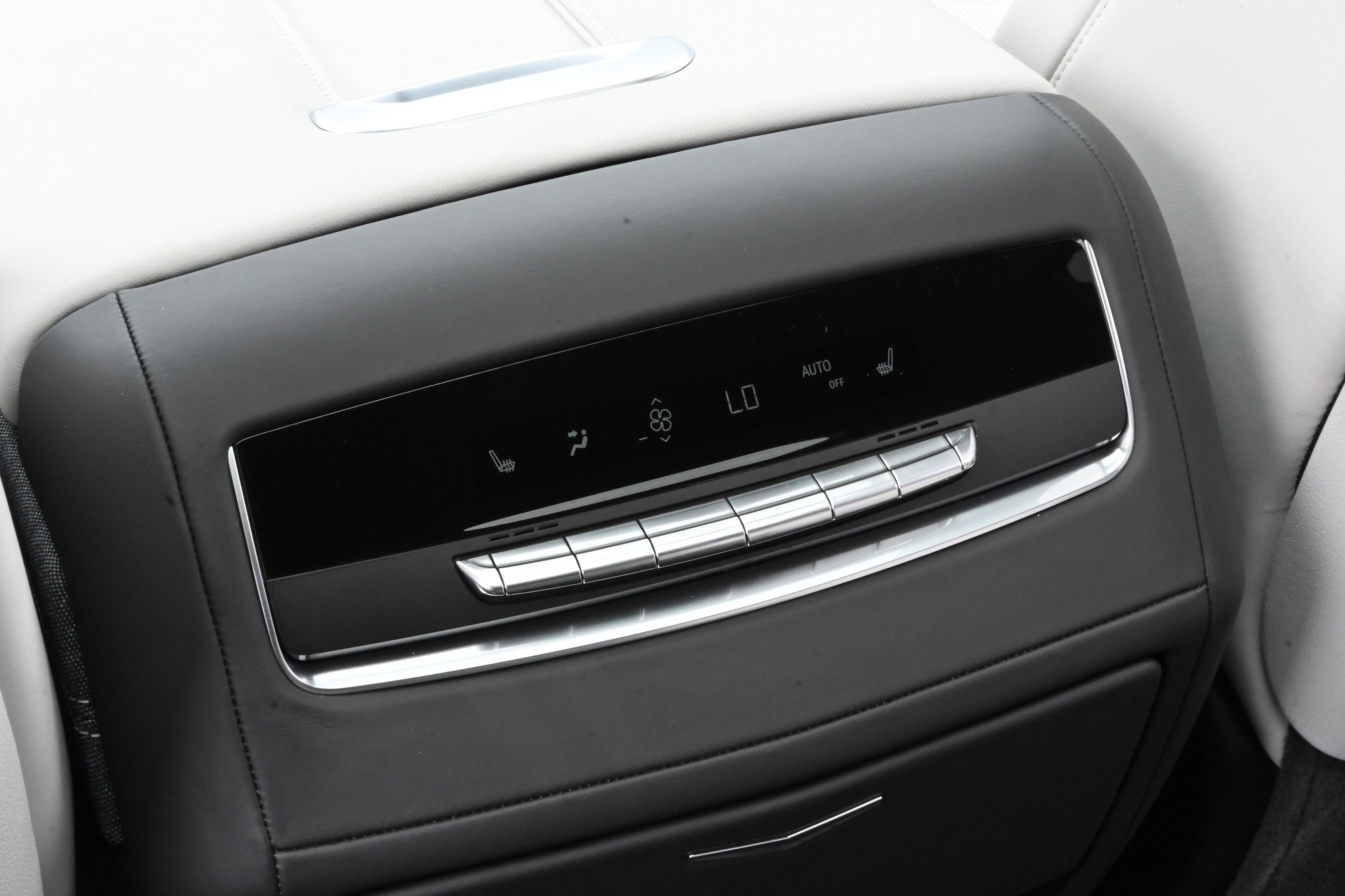 Used 2026 Cadillac Escalade Platinum Sport w/ LPO, ONYX Package image 34