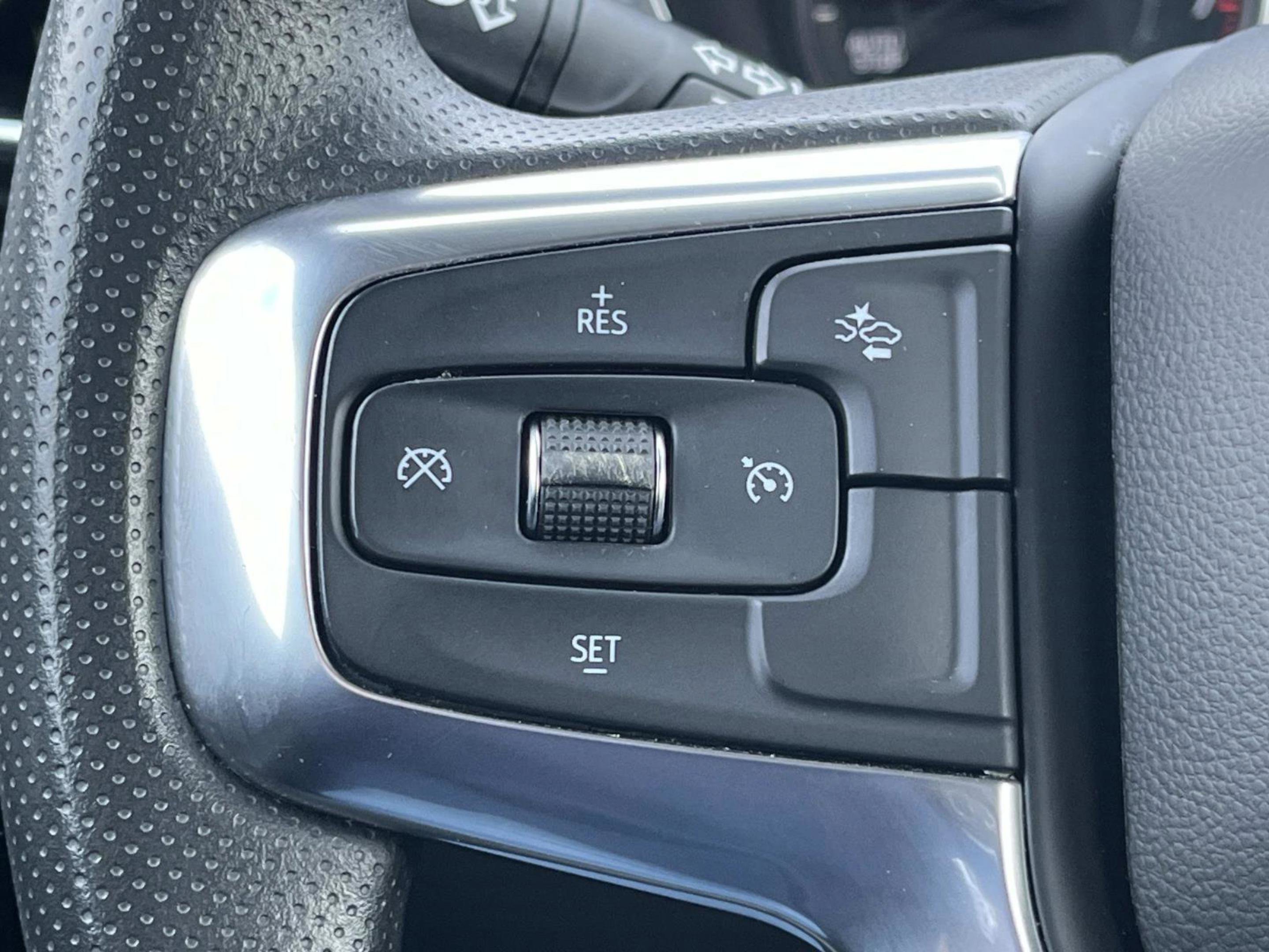 Used 2021 Chevrolet Blazer LT image 32