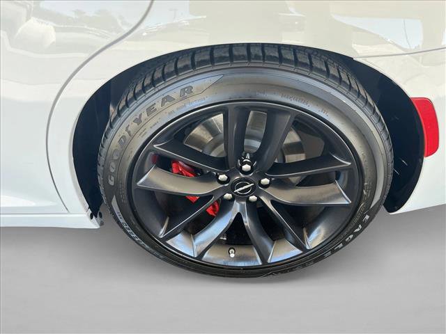 Used 2023 Chrysler 300 C image 17