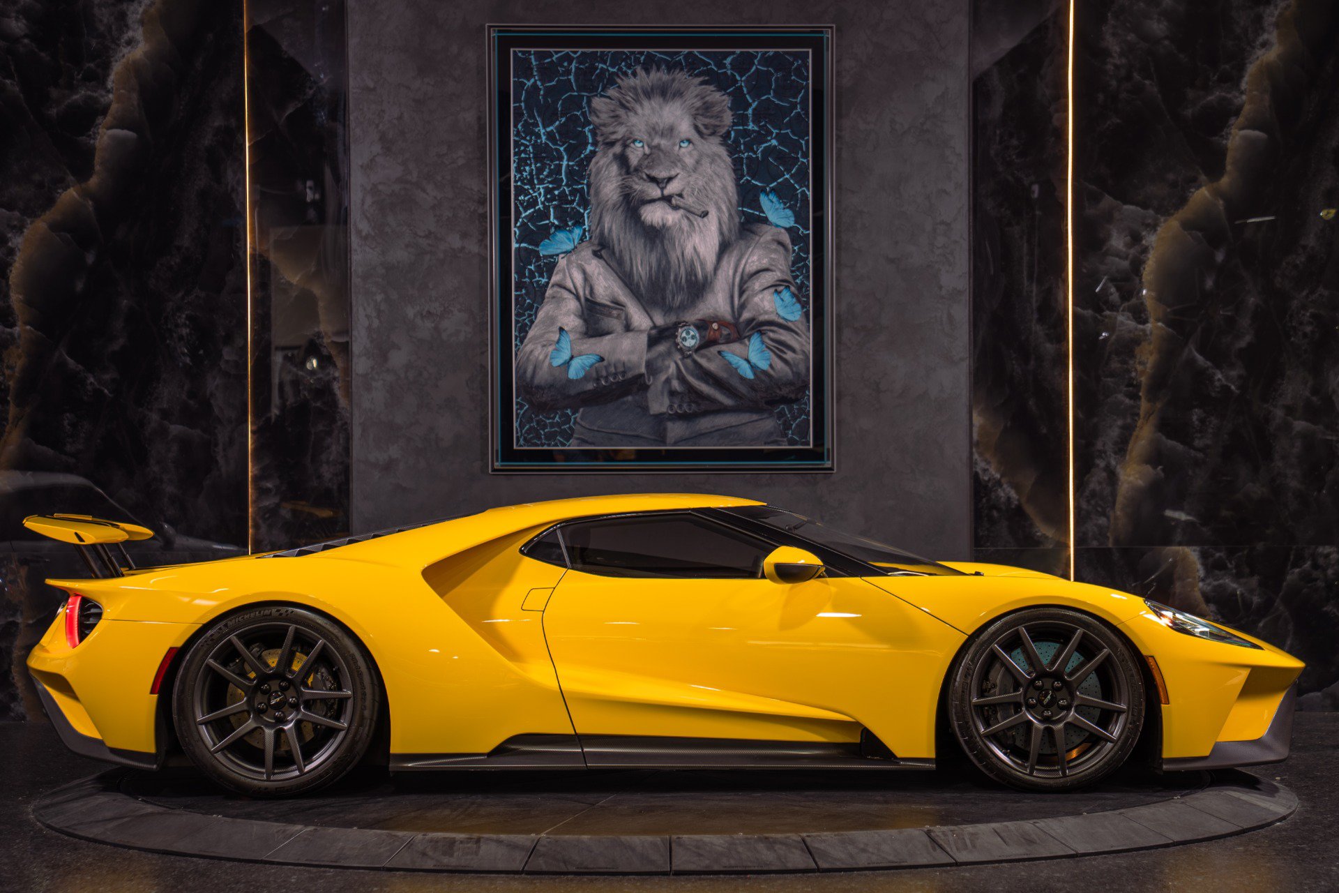 Used 2019 Ford GT RWD image 7