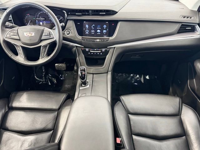 Used 2017 Cadillac XT5 Luxury w/ Driver Awareness Package image 11