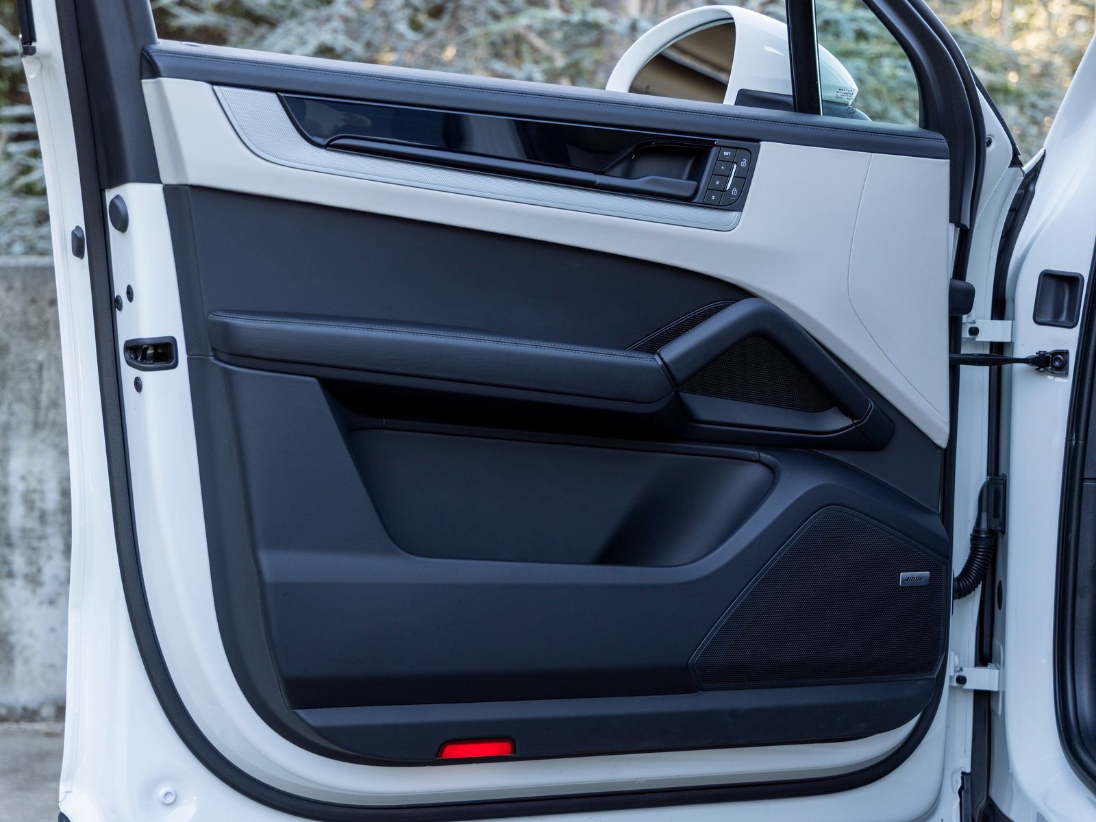 Certified 2025 Porsche Cayenne image 21